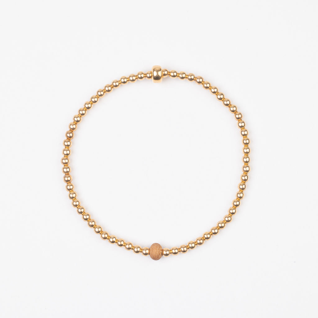 The Dash of Savory - 3mm Gold with Arbutus Centerpiece Bracelet