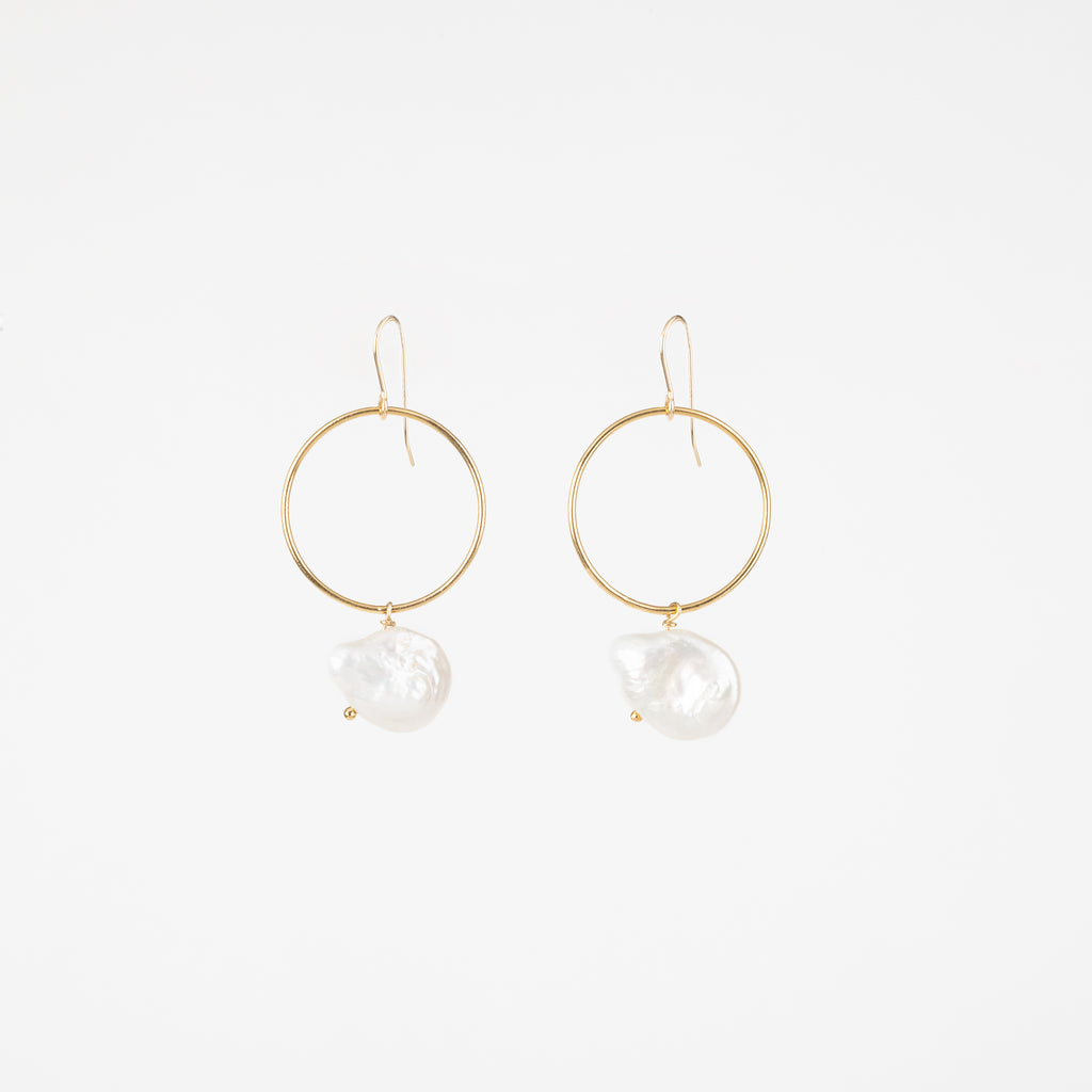 The Keshi - Keshi Pearl Gold Hoop Earrings