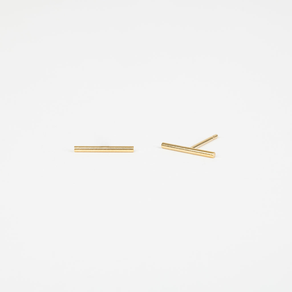 The Courtenay - 10mm Gold Bar Stud Earrings
